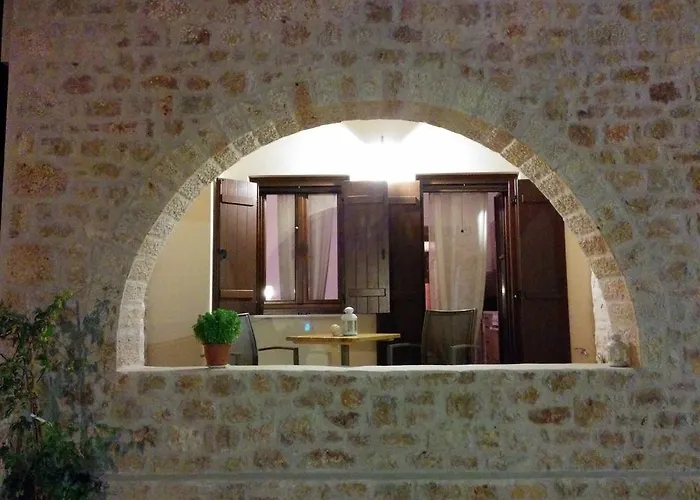 Elezar Apartmán Néon Oítilon