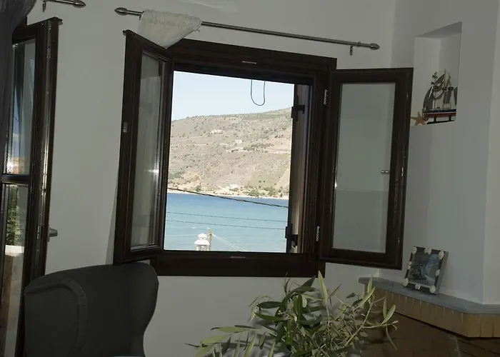 Apartmán Elezar Néon Oítilon