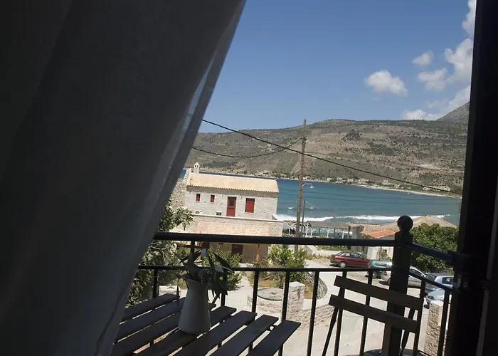 Elezar Néon Oítilon