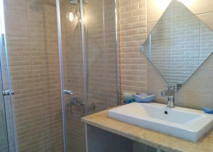 Apartmán Elezar Néon Oítilon