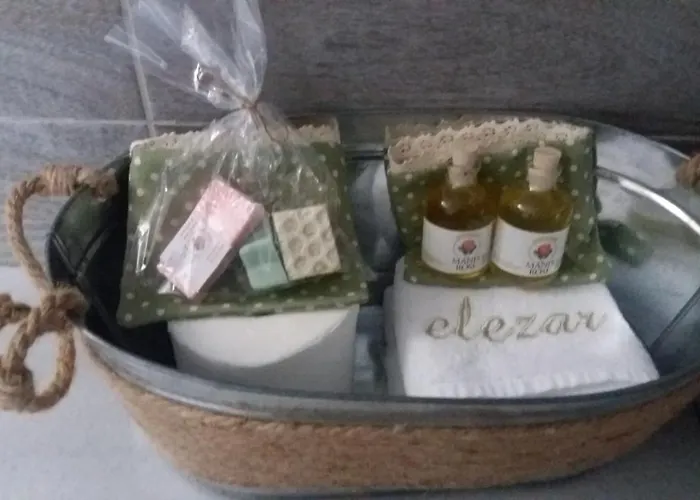 Elezar Apartmán Néon Oítilon