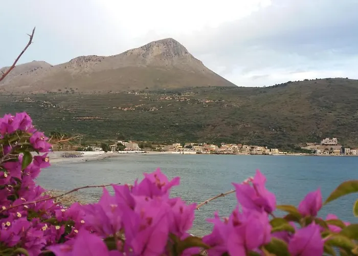 Elezar Néon Oítilon