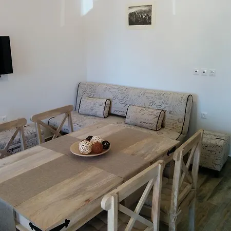 Elezar Néon Oítilon