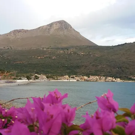 Elezar Néon Oítilon