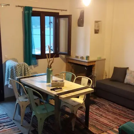 Elezar Apartamento Néon Oítilon