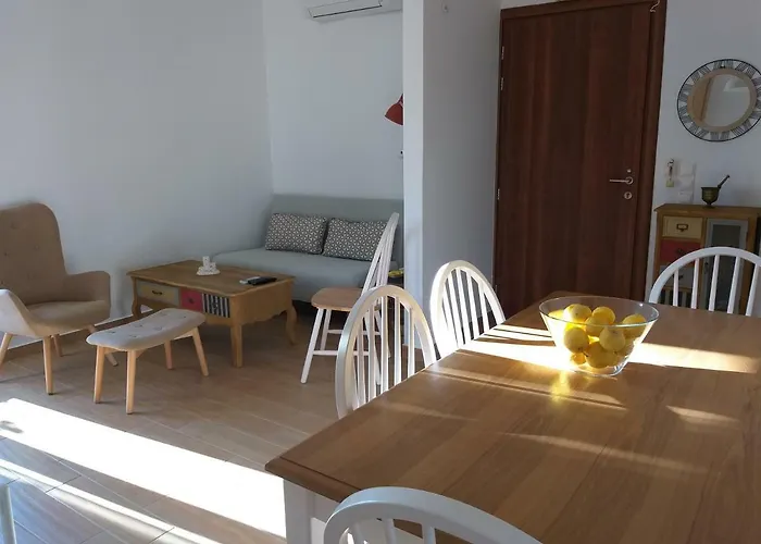 Elezar * Νεόν Οίτιλον